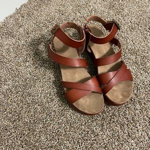 Platform sandals